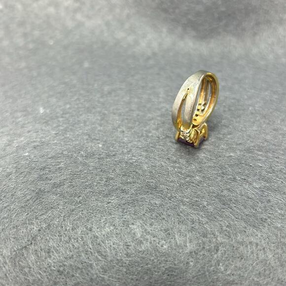 Vintage Purple Stone Ring from Thailand 4 Clear Stones on Each Side size 8 - Picture 10 of 11